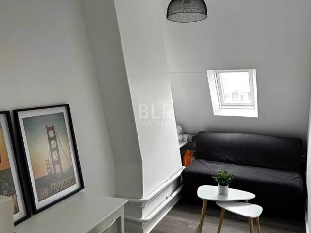 Beau studio meublé