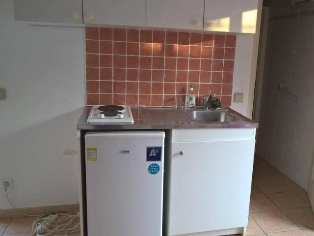 Beau studio meublé 25 m² avec terrasse proche Aix