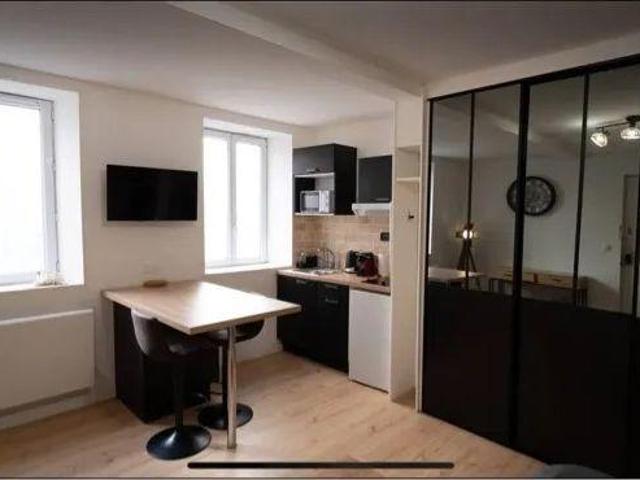 Beau studio meublé 25m² refait à neuf