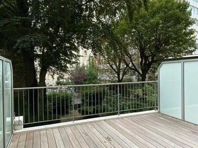 Beau studio meublé 26m² à neuf avec terrasse 20m²