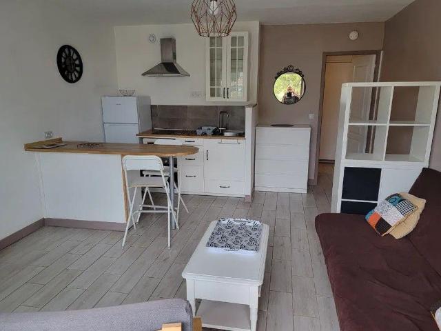 Beau studio meublé 28m² pour étudiante