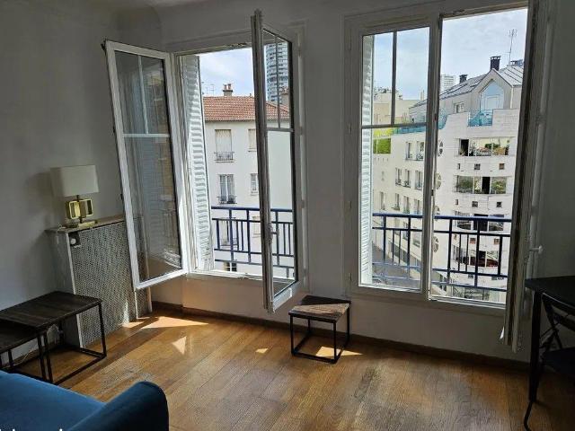 Beau studio meublé 31m² lumineux et sans vis à vis