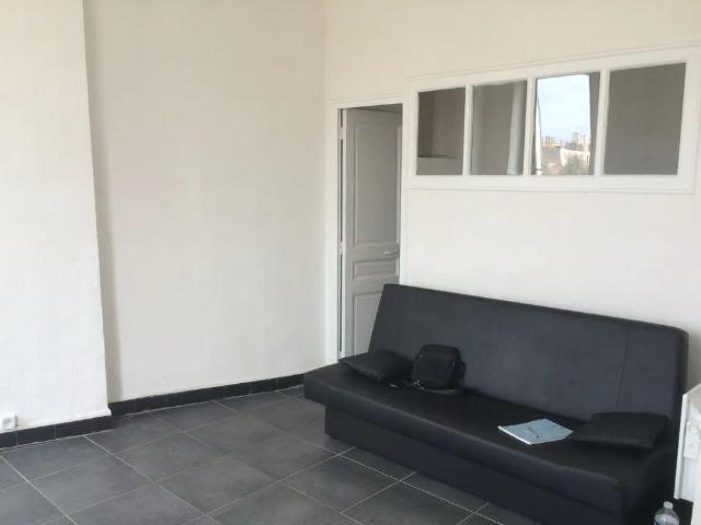 Beau studio meublé 33m2 proche Gare Saint Charles