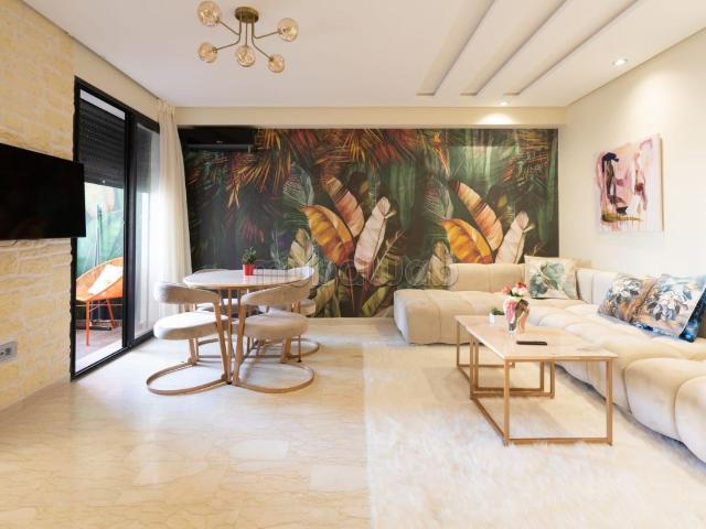 Beau STUDIO meublé à vendre