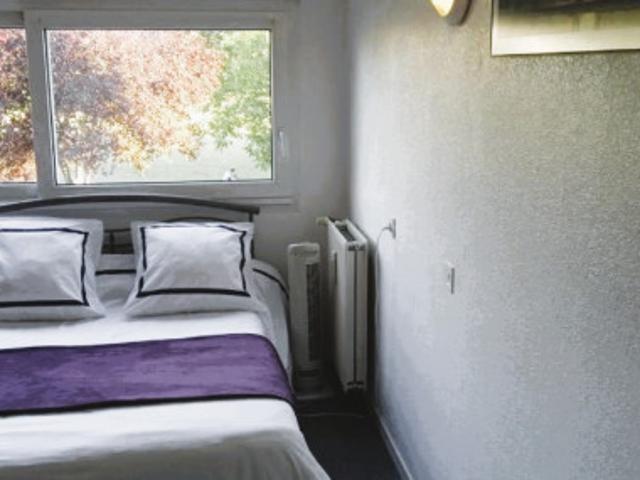 Beau studio meublé à louer avec 1 poste de télévision INTERNET HAUT DEBIT*+1lave linge et belle vue sur grand park verduré