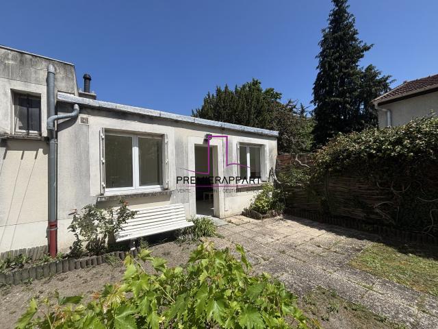 Beau Studio Meublé avec Jardin