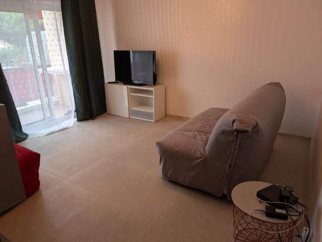 Beau studio meublé de 29 M2 avec parking privé