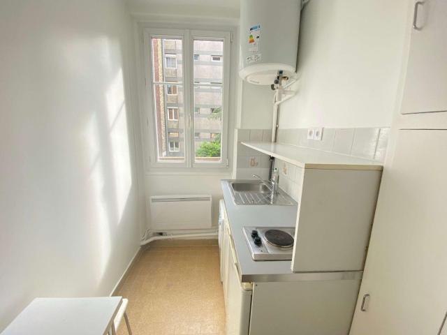 Beau studio meublé et refait à neuf 25 m² Neuilly