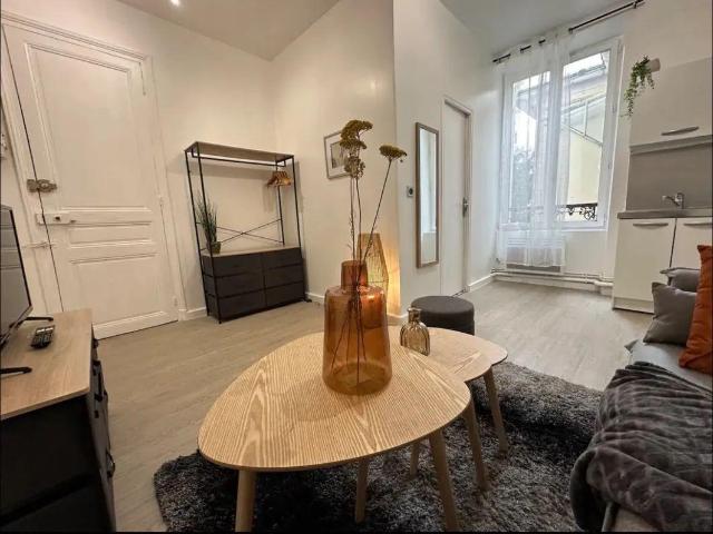 Beau studio meublé et rénové à Marseille centre