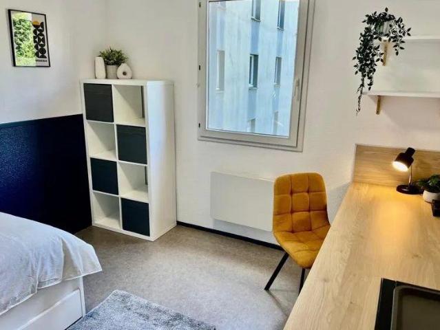 Beau studio meublé et rénové 19m² proche la Catho