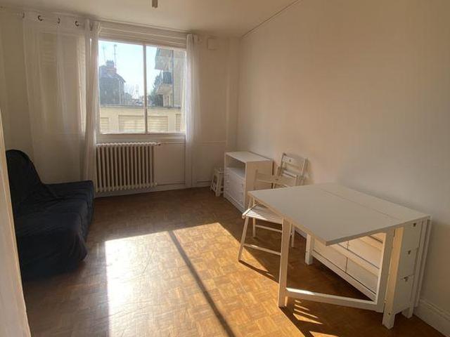 Beau studio meublé Viroflay