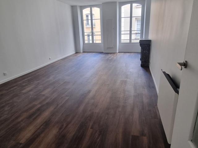 Beau studio PARIS 4