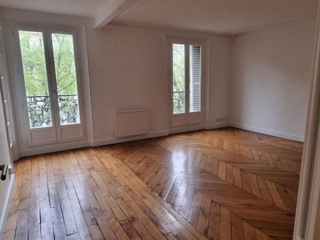 Beau studio Paris 10