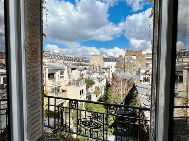 Beau studio Paris 17eme