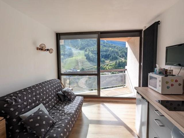 Beau studio rénové