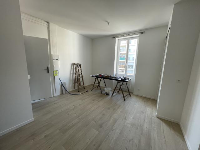Beau studio rénové au pied de la place Ronde