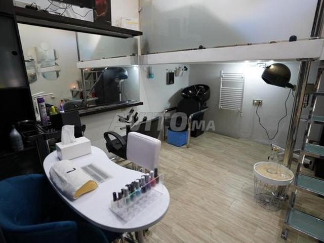 Beau salon de coiffure au centre ville