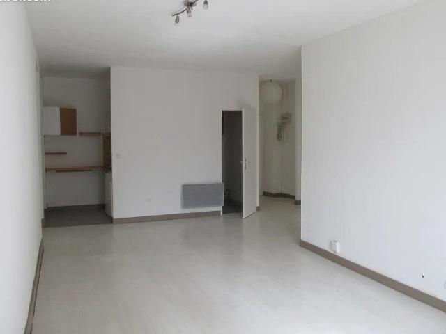 Beau T1 bis/T2 meublé 48m² quartier EUROPOLE