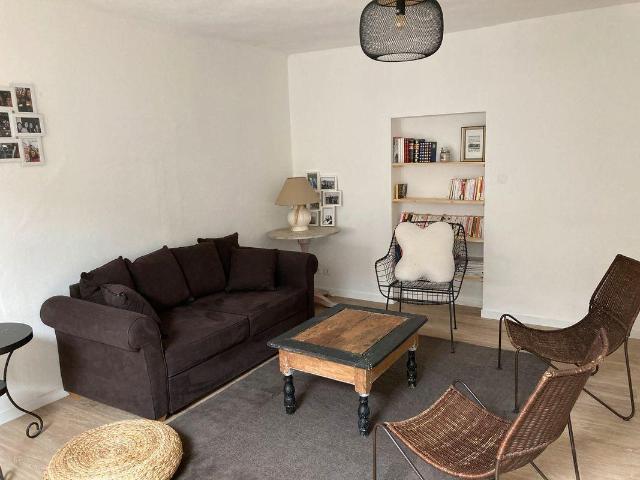 Beau T2 meublé 47m² avec cour privée 40m²