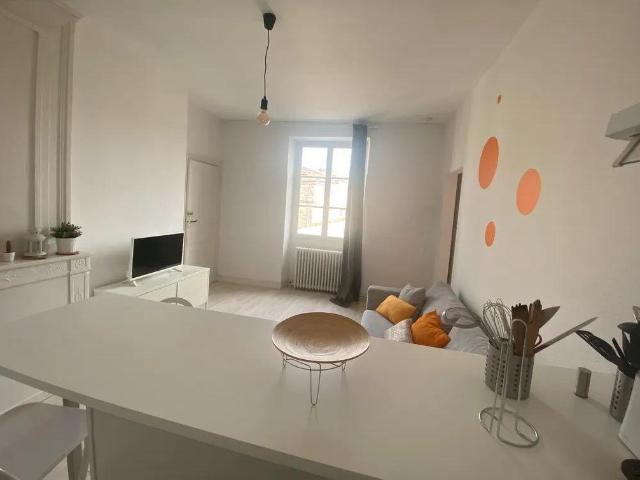 Beau T2 meublé 30m² Victoire sans vis à vis