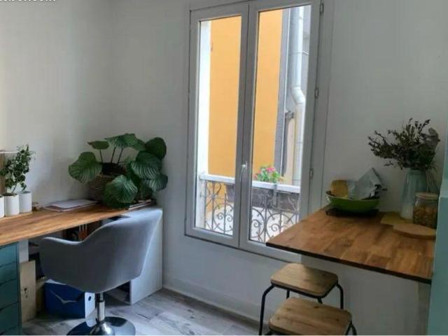 Beau T2 meublé 31m² Clichy proche métro