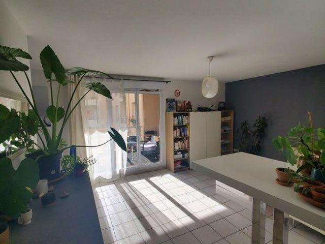 Beau T2 meublé et traversant 47m²