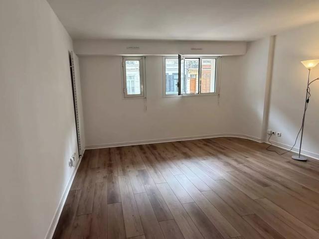 Beau T2 meublé refait à neuf Place Ph Le Bon