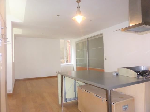 Beau T2 atypique avec garage