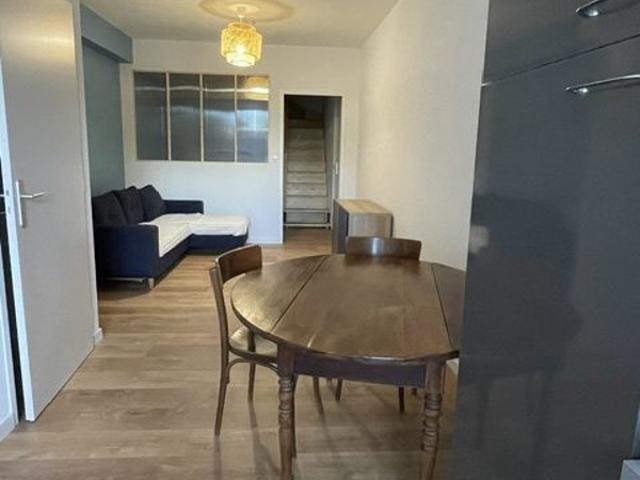 Beau T2 en duplex, 40 m² meublé, au coeur du village de Grign