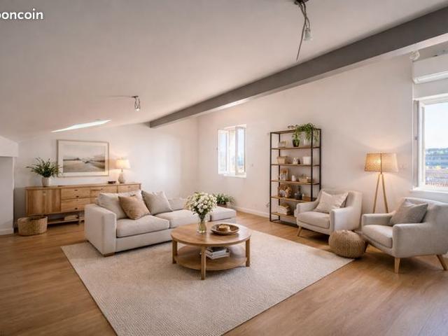 Beau T2 en duplex vue dégagée dernier étage, clim.