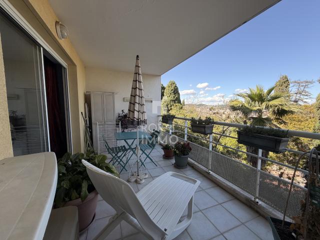 Beau T2 entièrement renové avec terrasse vue degagée et grand garage