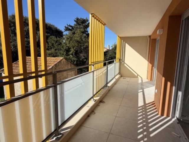 Beau T2 proche commerces