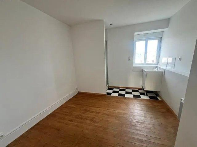 Beau T2 36m² traversant situé Avenue Sainte Anne