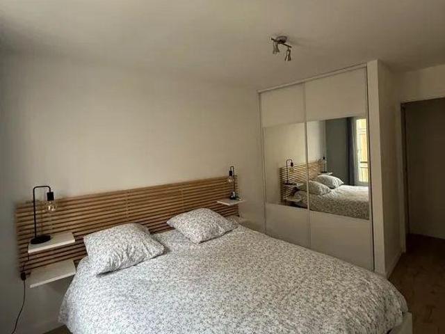 Beau T2bis meublé 52m² avec box/parking fermé