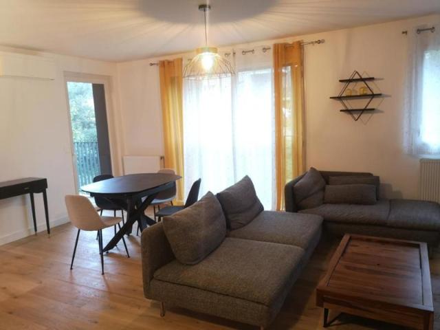 BEAU T3 MEUBLE BASSIN A FLOTS