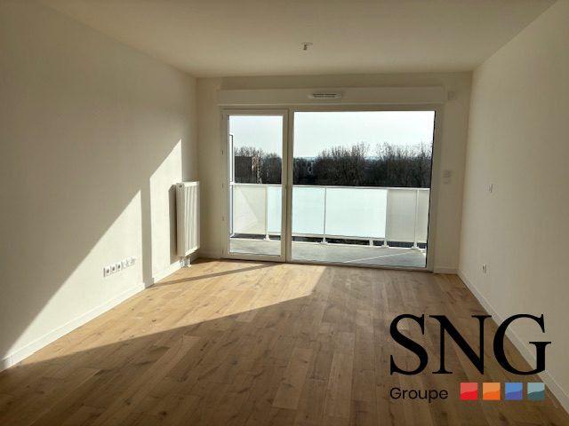 BEAU T3 AVEC BALCON ET PARKING