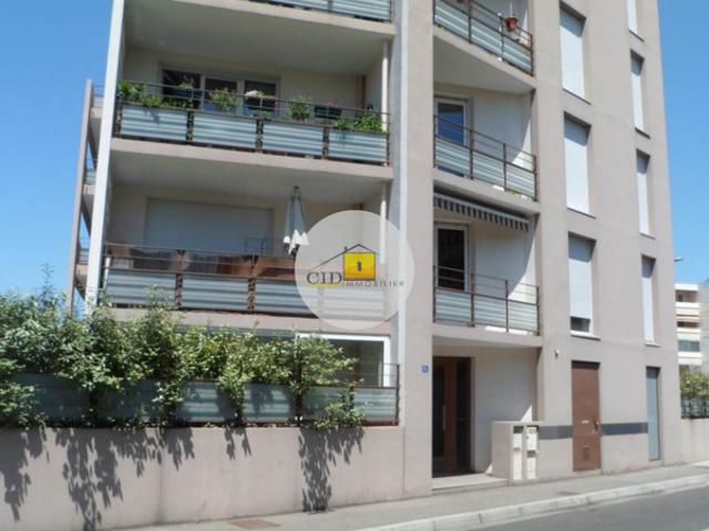 BEAU T3 avec terrasse de 39 M2 à voir RAPIDEMENT