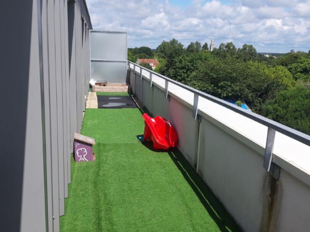 BEAU T3 DE 63 M2 AVEC TERRASSE DE 17 M2 ET 1 PLACE DE PARKING AU SOUS SOL