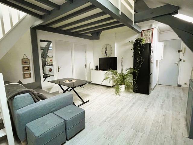 Beau T3 lumineux au dernier étage avec mezzanine
