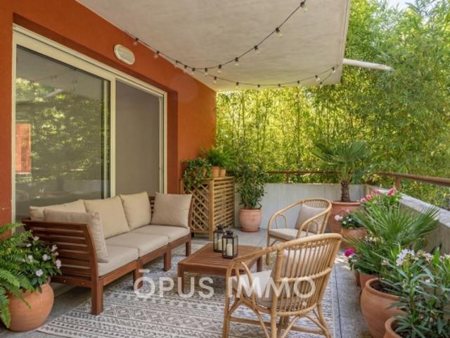 Beau T3 lumineux avec grande terrasse sans vis a vis