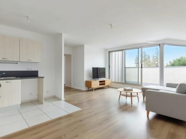 Beau T3 lumineux avec terrasse au dernier étage