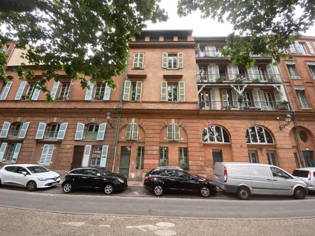BEAU T3 QUAI LOMBARD