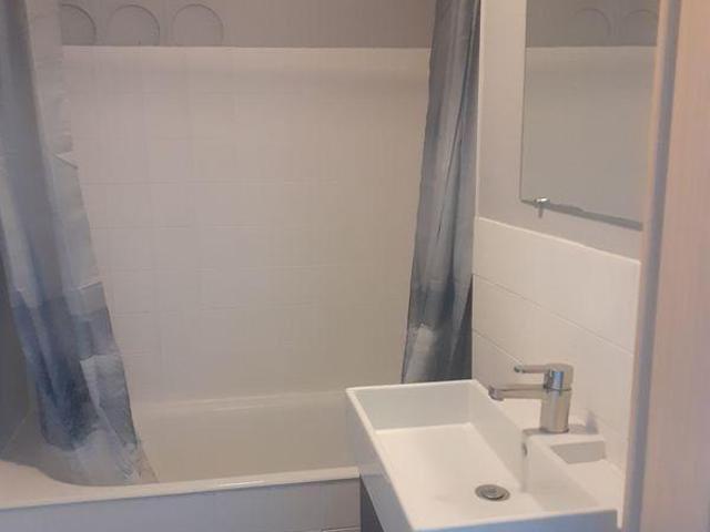 Beau T3 rénové 54m²non meublé