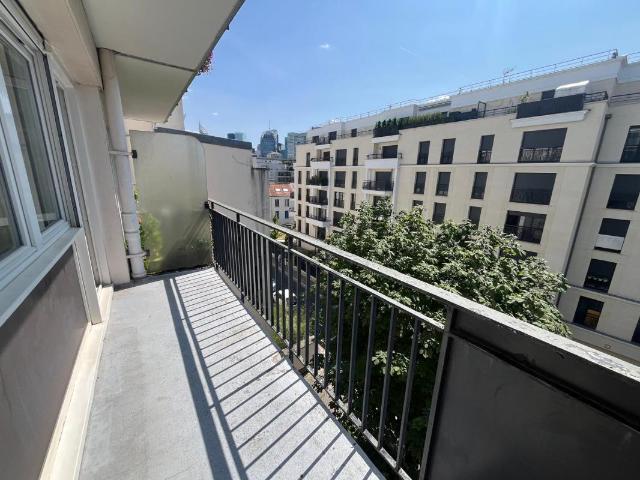 Beau T3 rénové, Courbevoie