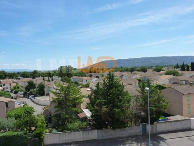 Beau T3 résidence Cavaillon