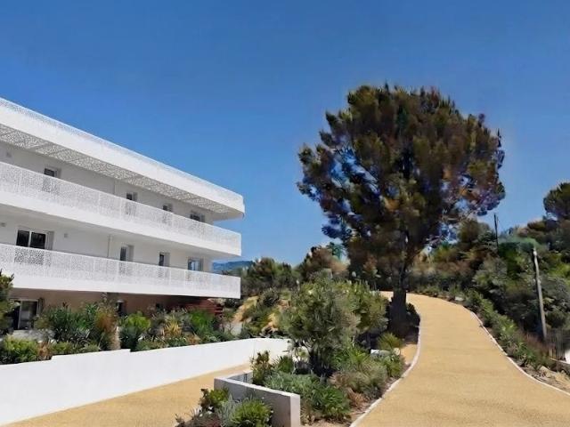 Beau T3 Rez de Chaussée Grande Terrasse Standing 63m² La Seyne sur Mer