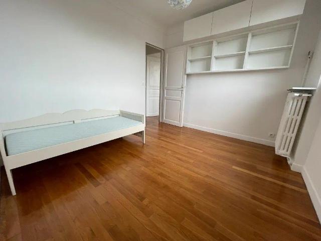 Beau T3 traversant 59m² au dernier étage
