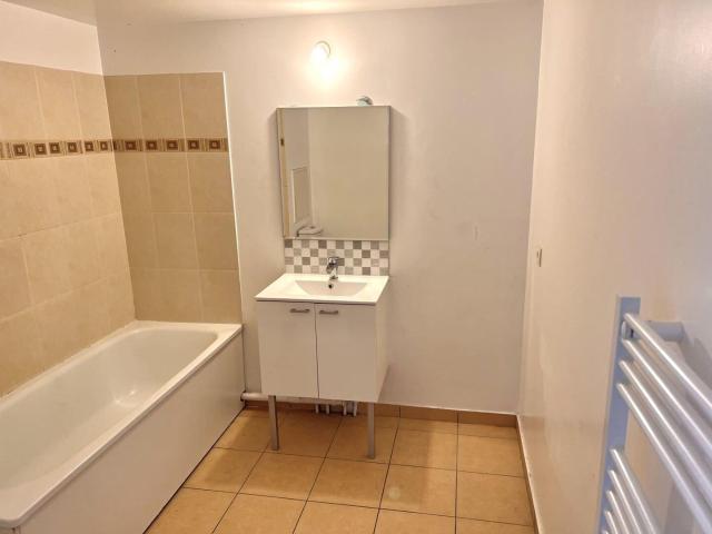 Beau T3 58m² avec balcon dans résidence récente