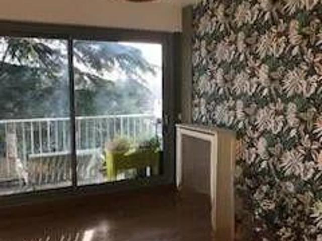 Beau T3 67m² avec loggia 10m² sur verdure à Sèvres