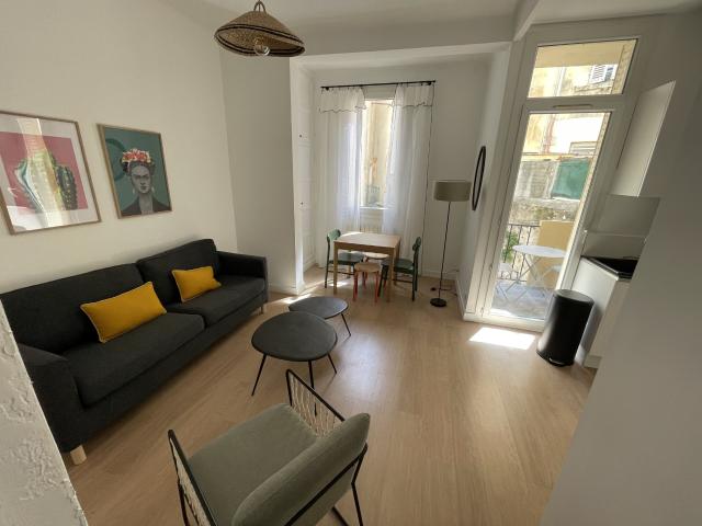 BEAU TYPE 3 MEUBLE
